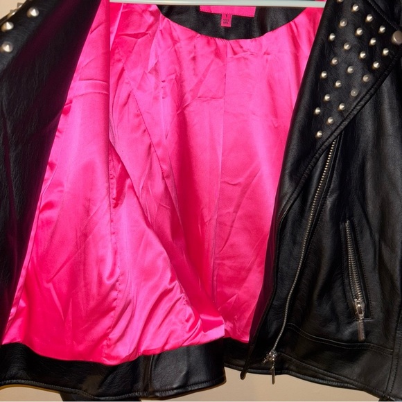 TORRID BETSEY JOHNSON BLACK FAUX LEATHER LEOPARD TRIM MOTO JACKET Size1 - Picture 9 of 11